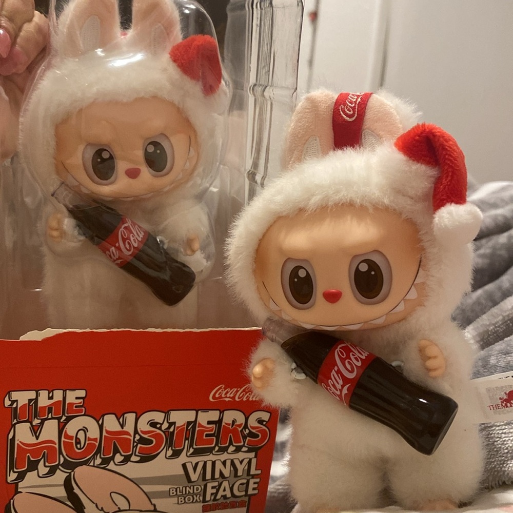 Coca Cola Labubu - Picture 3 of 3